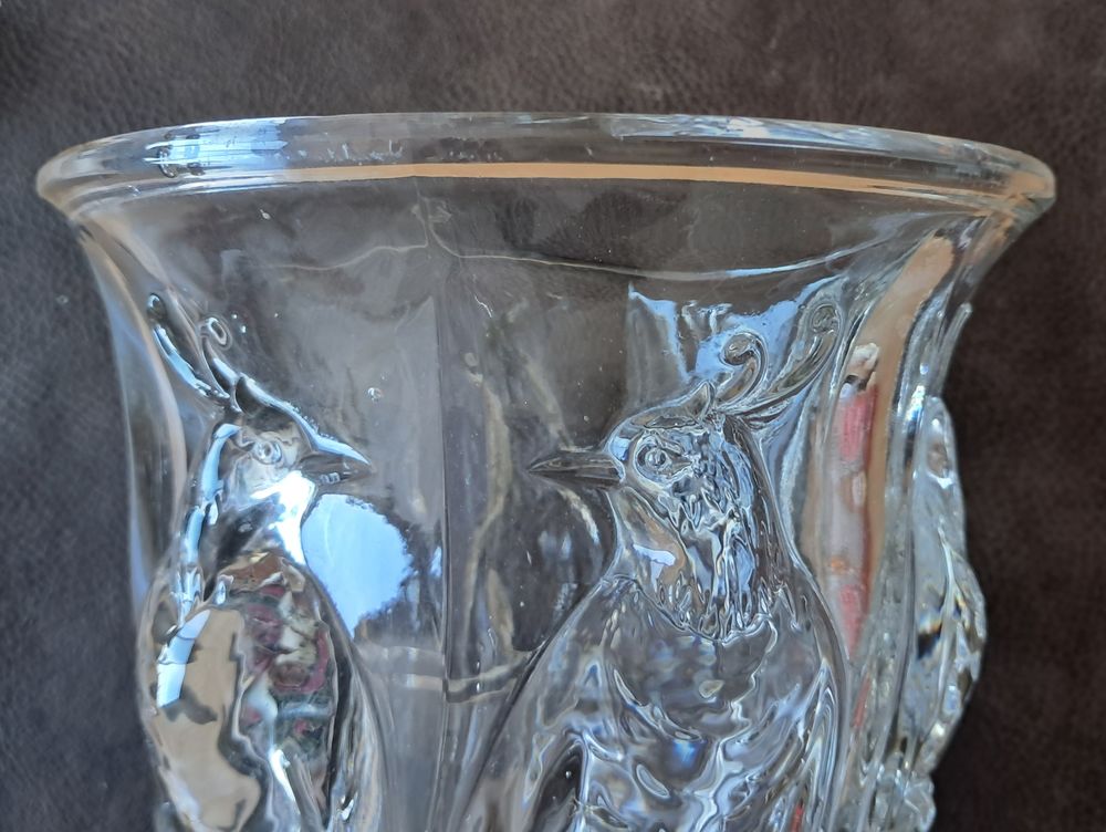 vase en verre moul&eacute; epais repr&eacute;sentant des oiseaux Verlux Décoration