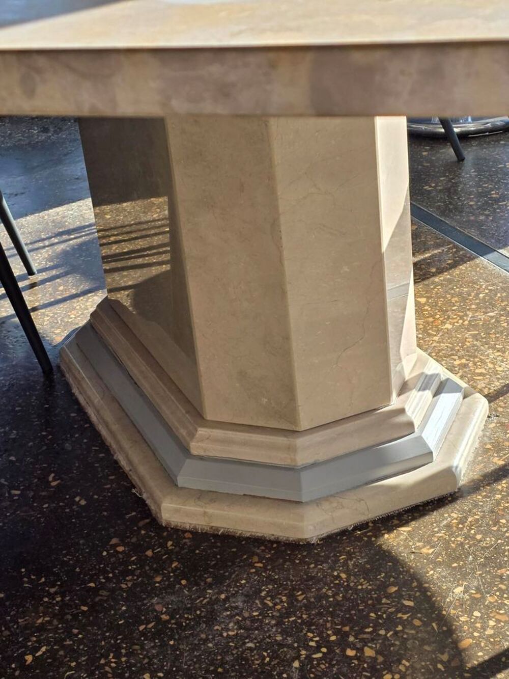 Table en pierre Meubles