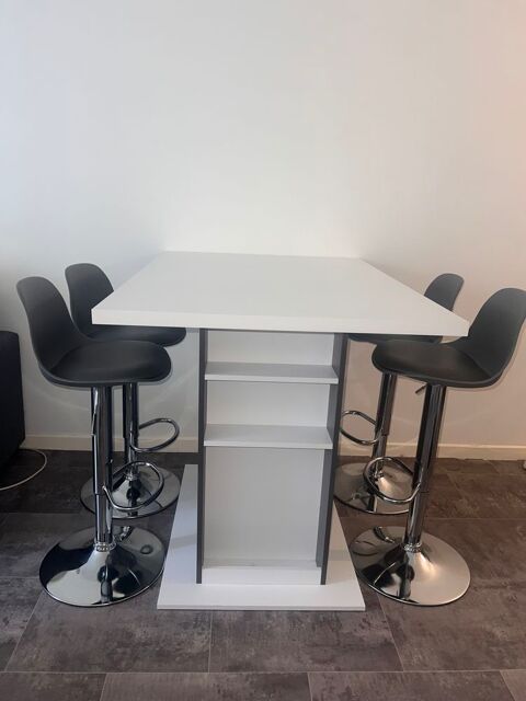 Meuble central (table haute) + 4 chaises hautes réglables  Aubergenville (78)