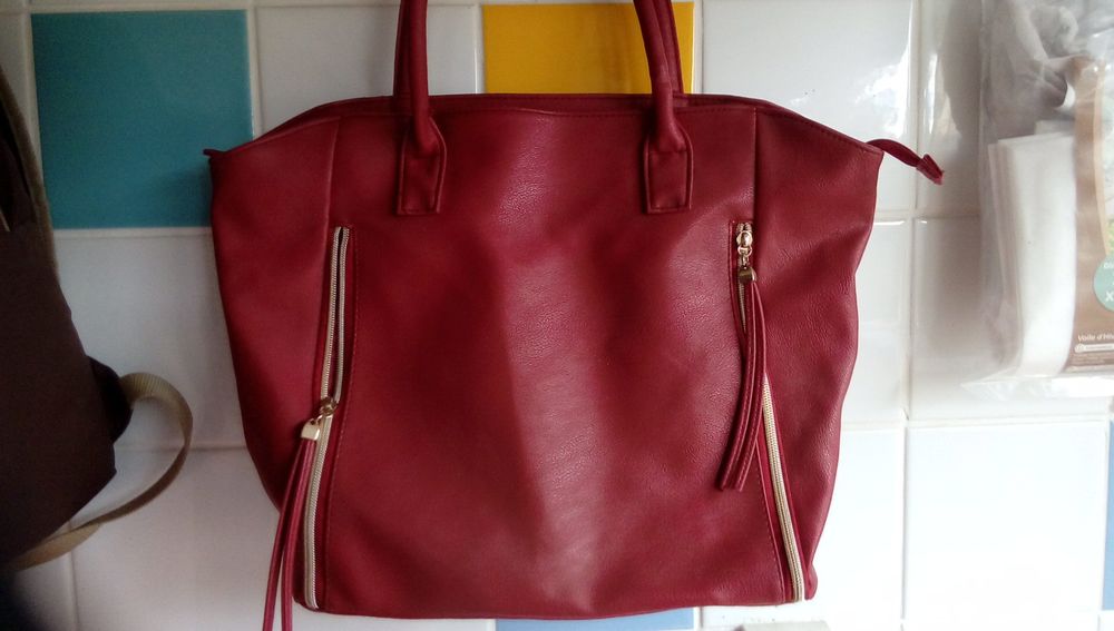 Sac &agrave; main. Maroquinerie