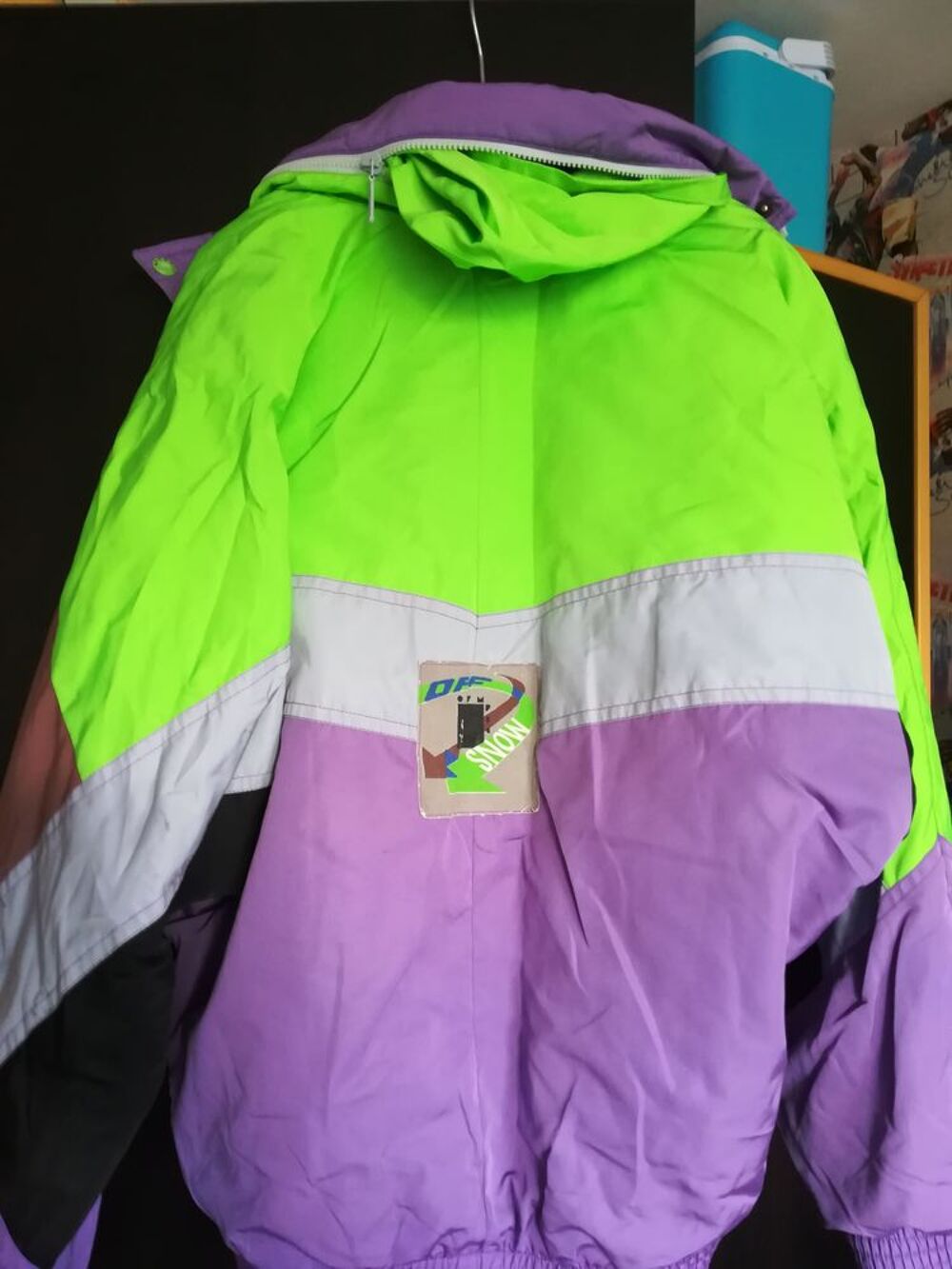 Blouson de ski poches ext et int&eacute;rieur et capuche amovible Vêtements