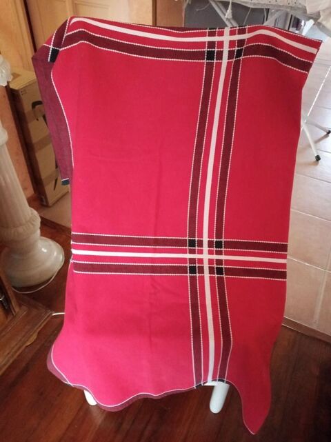 nappe et 4 serviettes assorties 10 Saint-Marcel (71)