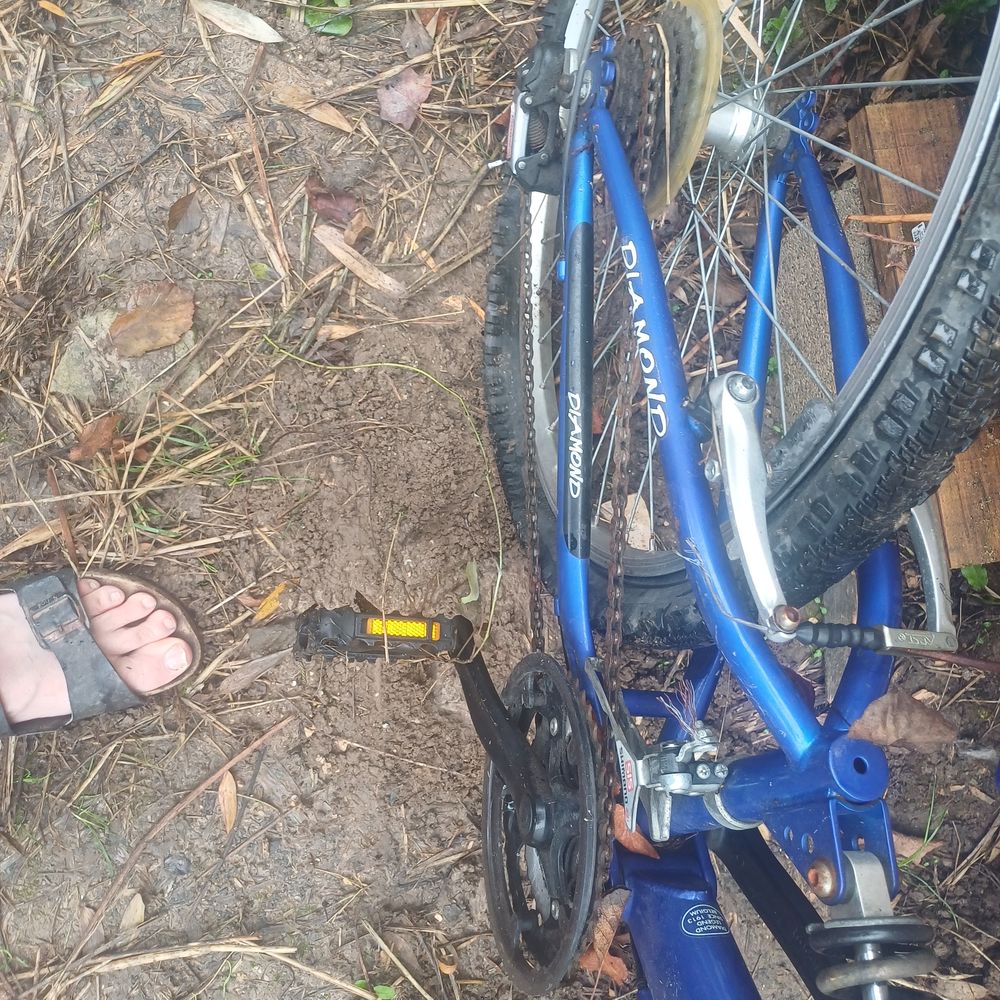 VTT ado en tr&egrave;s bon &eacute;tat Vélos