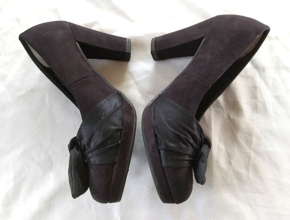 ESCARPINS NOIRS EN VELOURS AVEC NOEUDS BRILLANTS D&Eacute;CORATIFS Chaussures