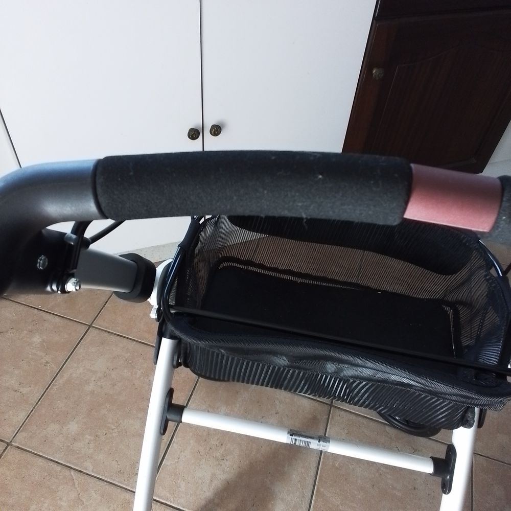 D&eacute;ambulteur Caddy Joli et Pratique. Vélos