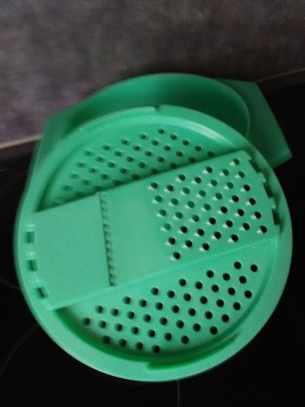 R&Acirc;PE TUPPERWARE solde 15€ Cuisine