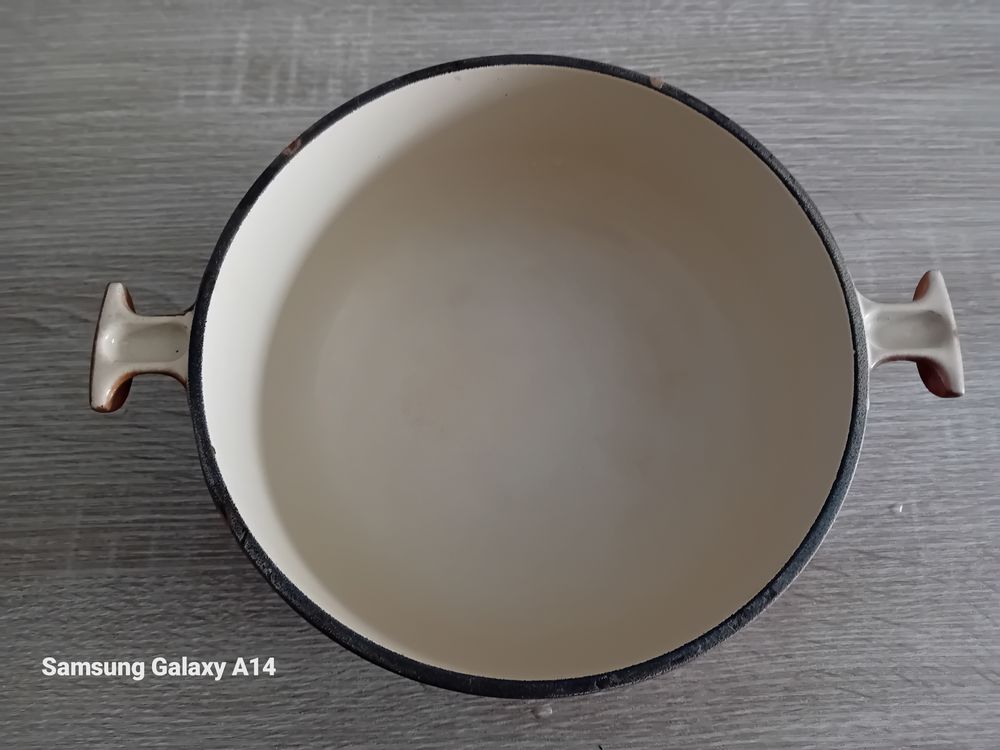 COCOTTE RONDE 20 CM AVEC COUVERCLE Electroménager