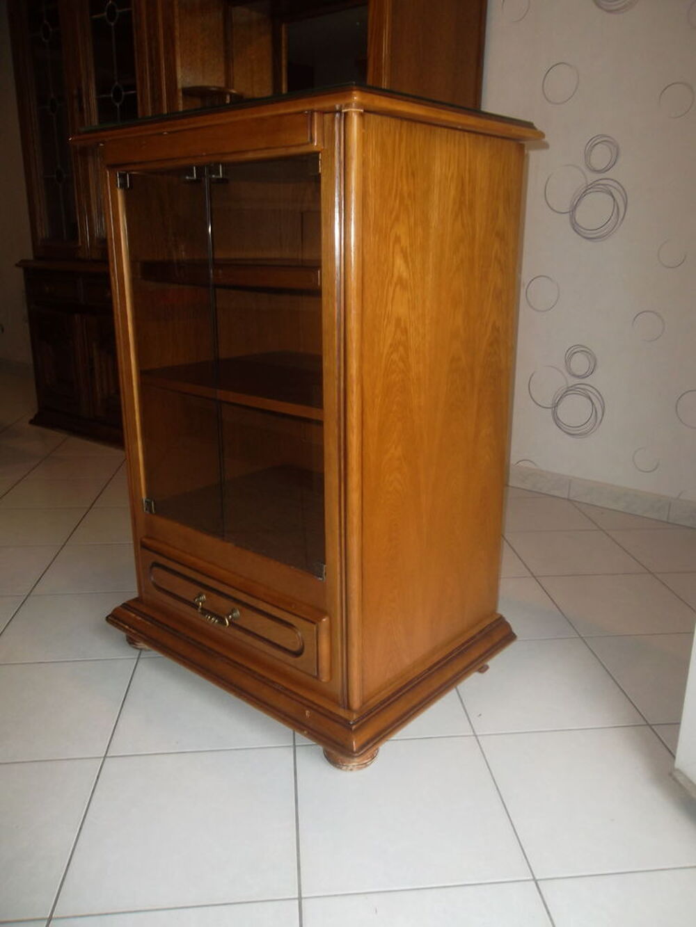 Meuble HIFI en bon &eacute;tat Meubles
