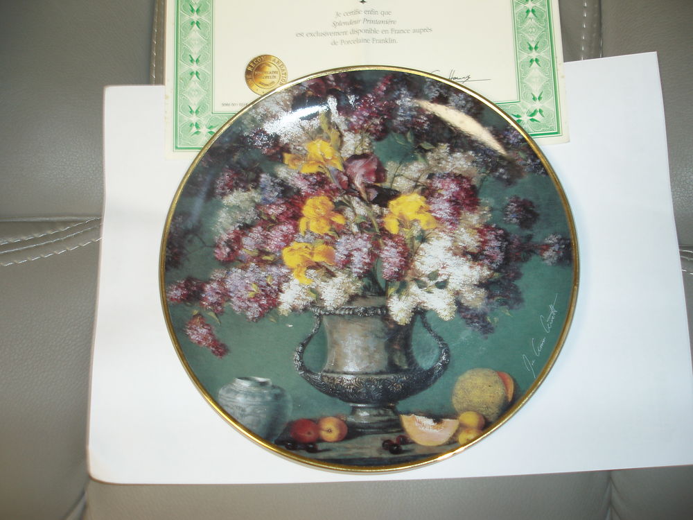 Assiette en porcelaine (d&eacute;cor floral) Dcoration