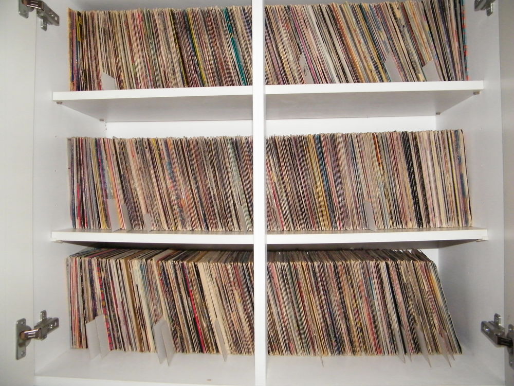Recherche acheteur de vinyles pour un lot de 1600 disques
CD et vinyles