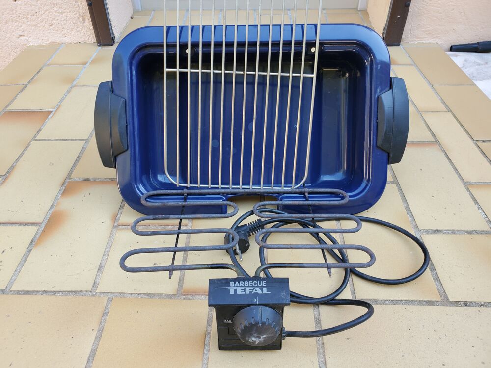 Barbecue &eacute;lectrique avec r&eacute;serve d'eau anti-fum&eacute;e &amp; odeurs Electroménager
