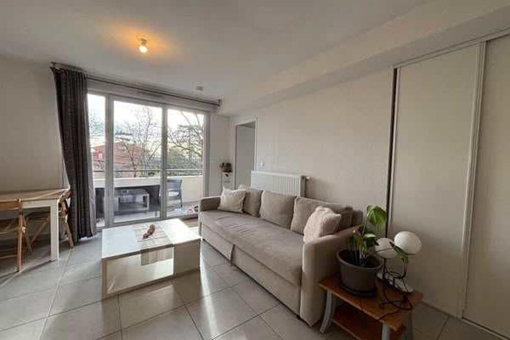 Location Appartement T2 meublé avec grand balcon et 2 places de parking €