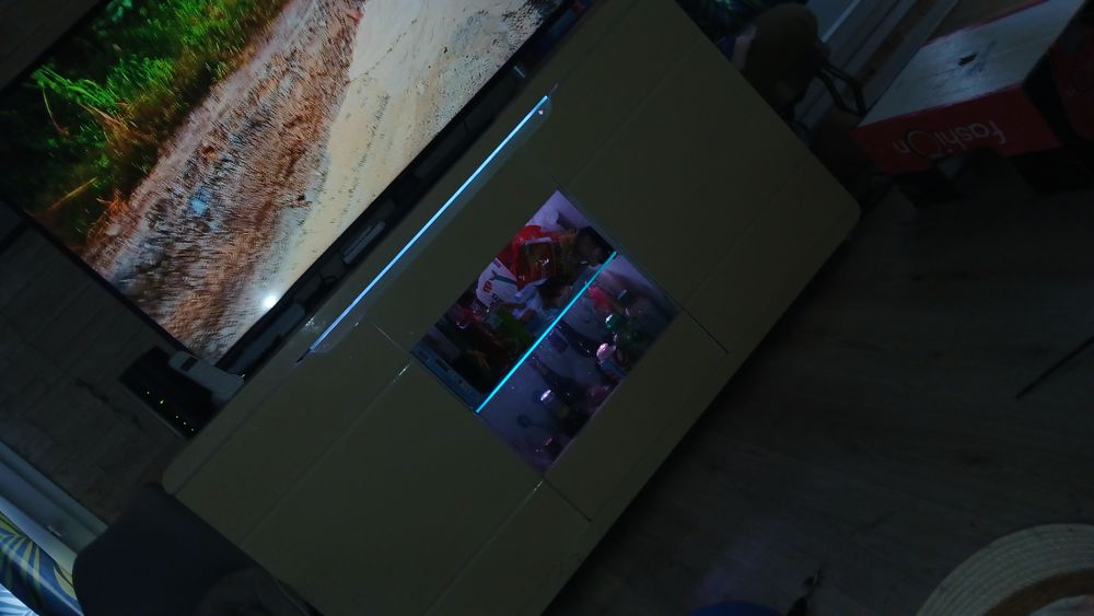 Meuble de rangement vitr&eacute; avec &eacute;clairage Meubles