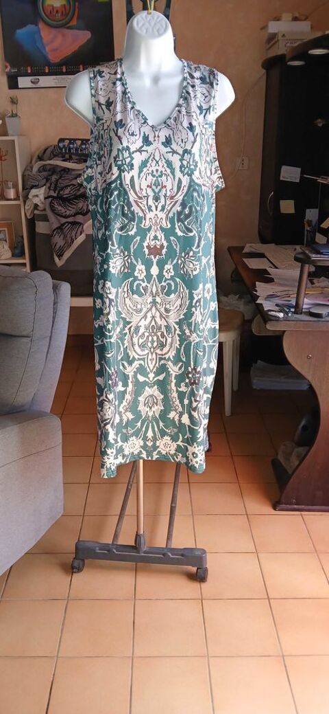 robe longue neuve plusieurs coloris 15 Sainte-Hermine (85)