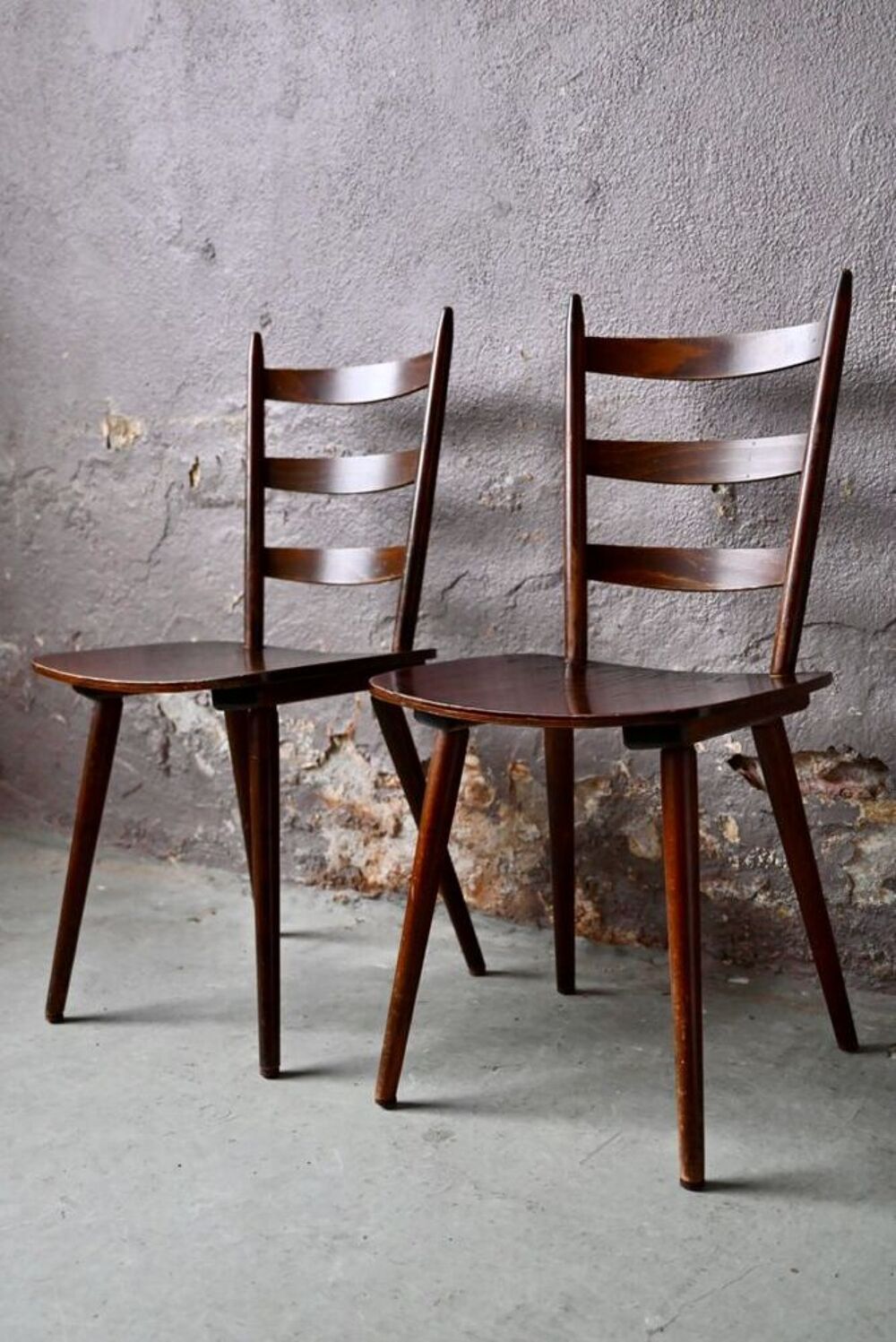 Paire de chaises bistrot en bois de style vintage scandinave Meubles