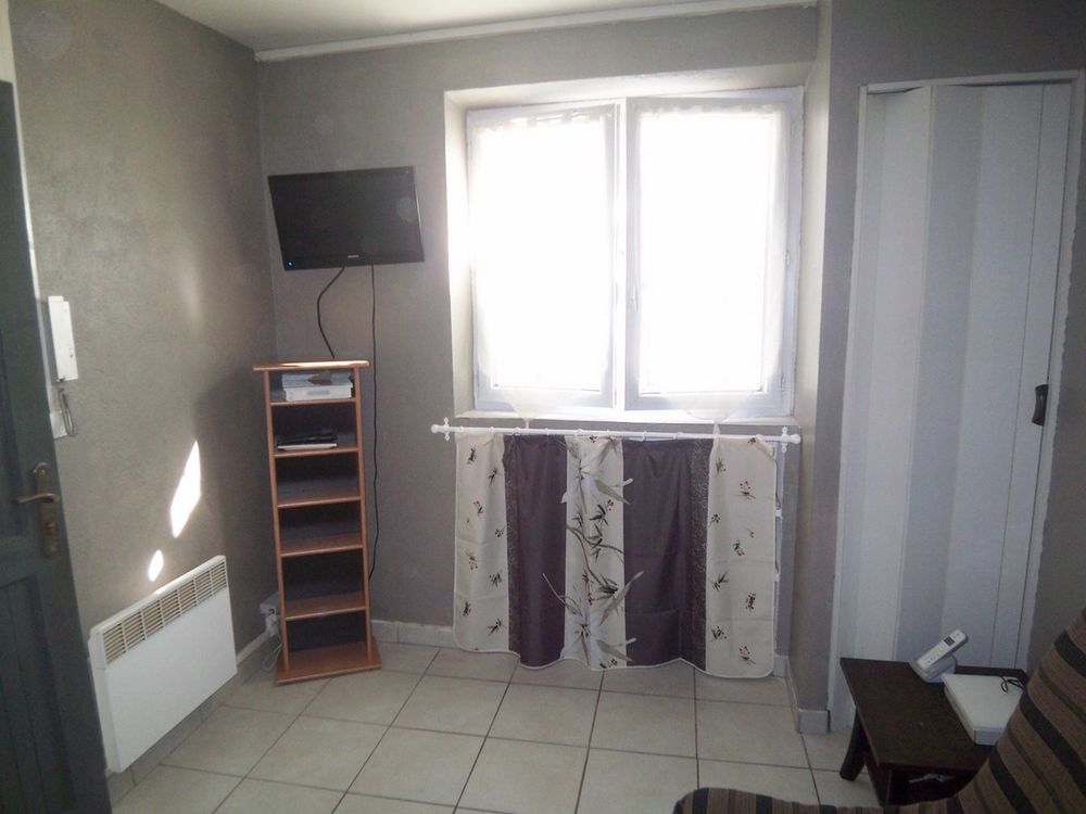 Location Appartement STUDETTE MEUBLEE entre HYERES et TOULON Toulon