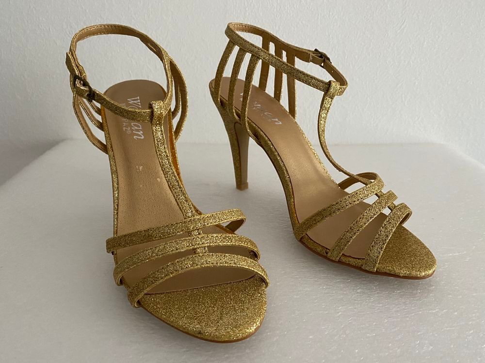Escarpins Or Paillet&eacute;s neufs Chaussures