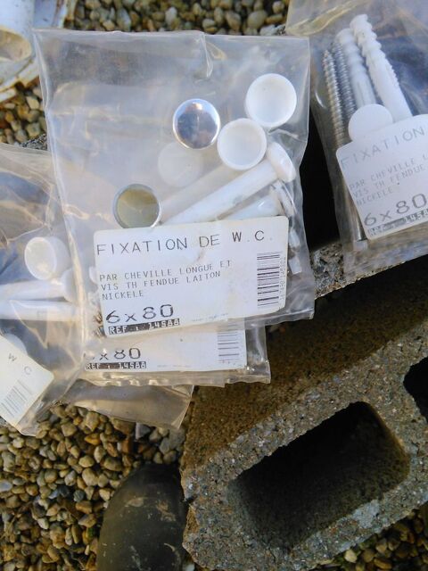fixations de WC ou Bidet  6x80 2 Sarzeau (56)