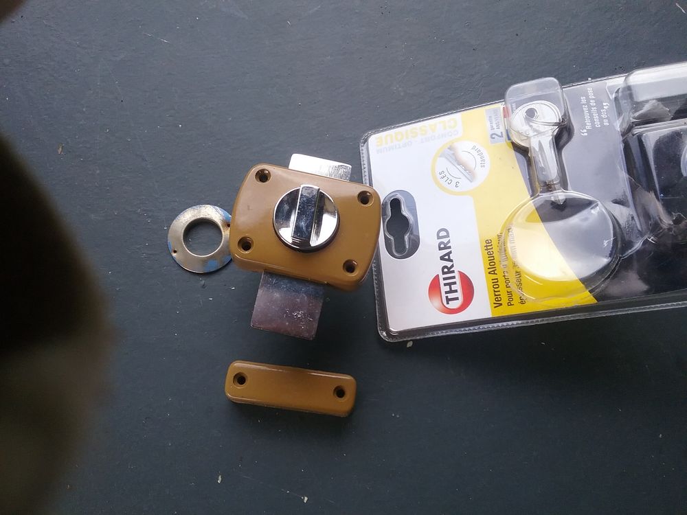 Serrure de porte comme neuve Bricolage
