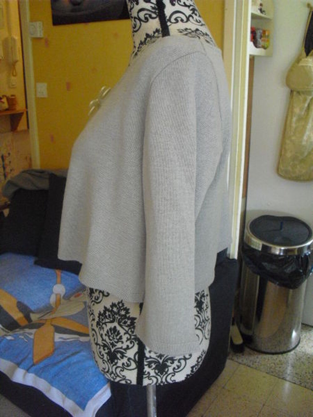 pull court coupe large NEUF KARBOON gris clair taille unique Vêtements