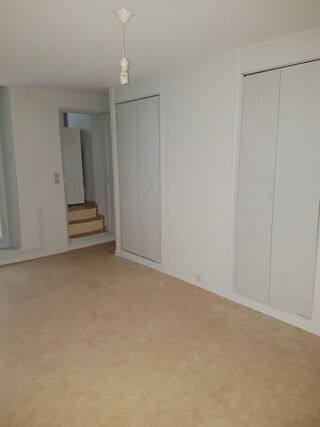  Appartement à louer 1 pièce 25 m²