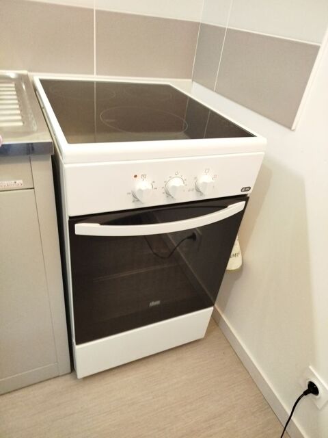 Cuisini�re induction Faure 115 Arinthod (39)