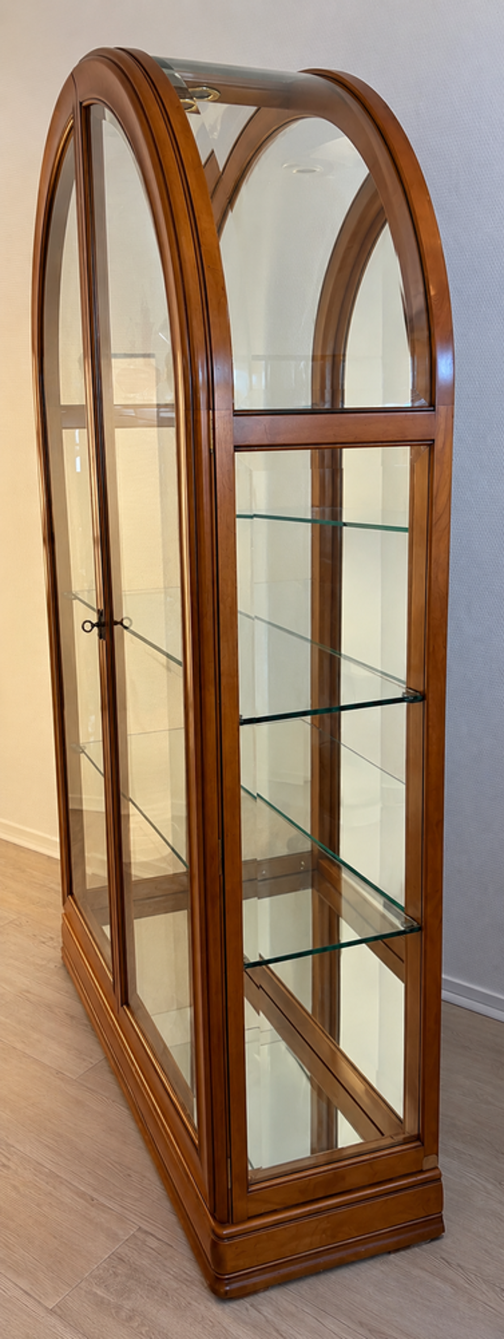 Vitrine Fourrier mod&egrave;le Elite Meubles