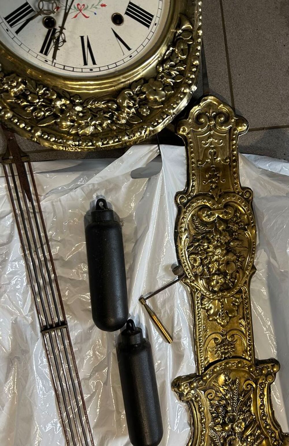 Horloge Comtoise compl&egrave;te avec carillons 