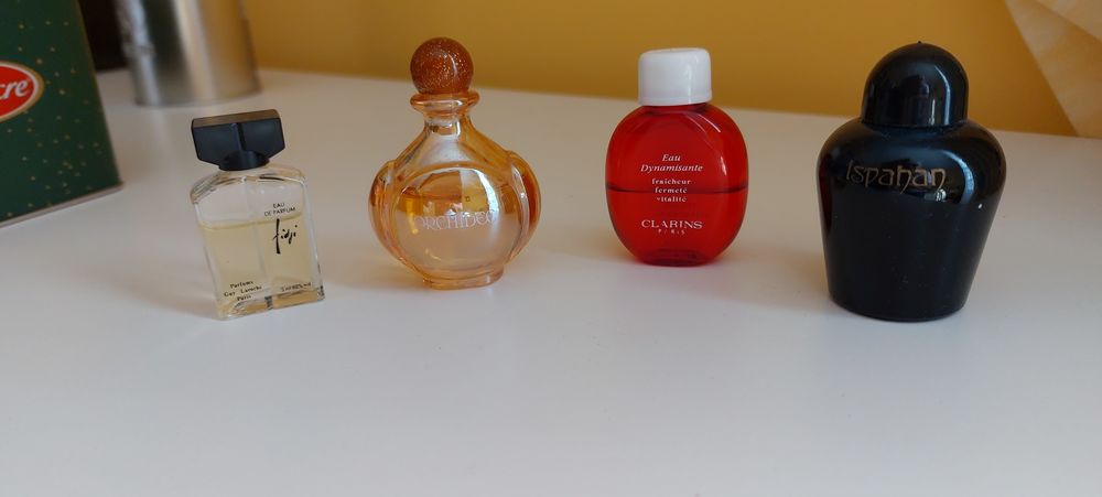 flacons de parfum miniatures 