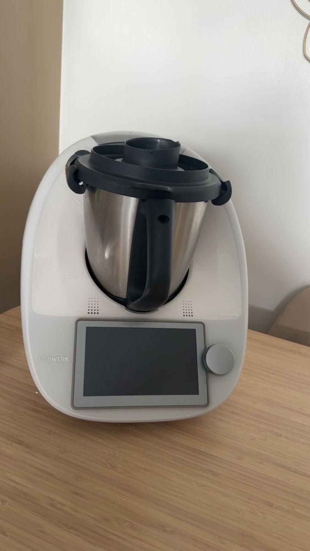 Thermomix TM6 + accessoires et livres de cuisines Electroménager