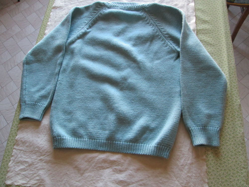 Pull tricot&eacute; machine bleu turquoise Vêtements enfants