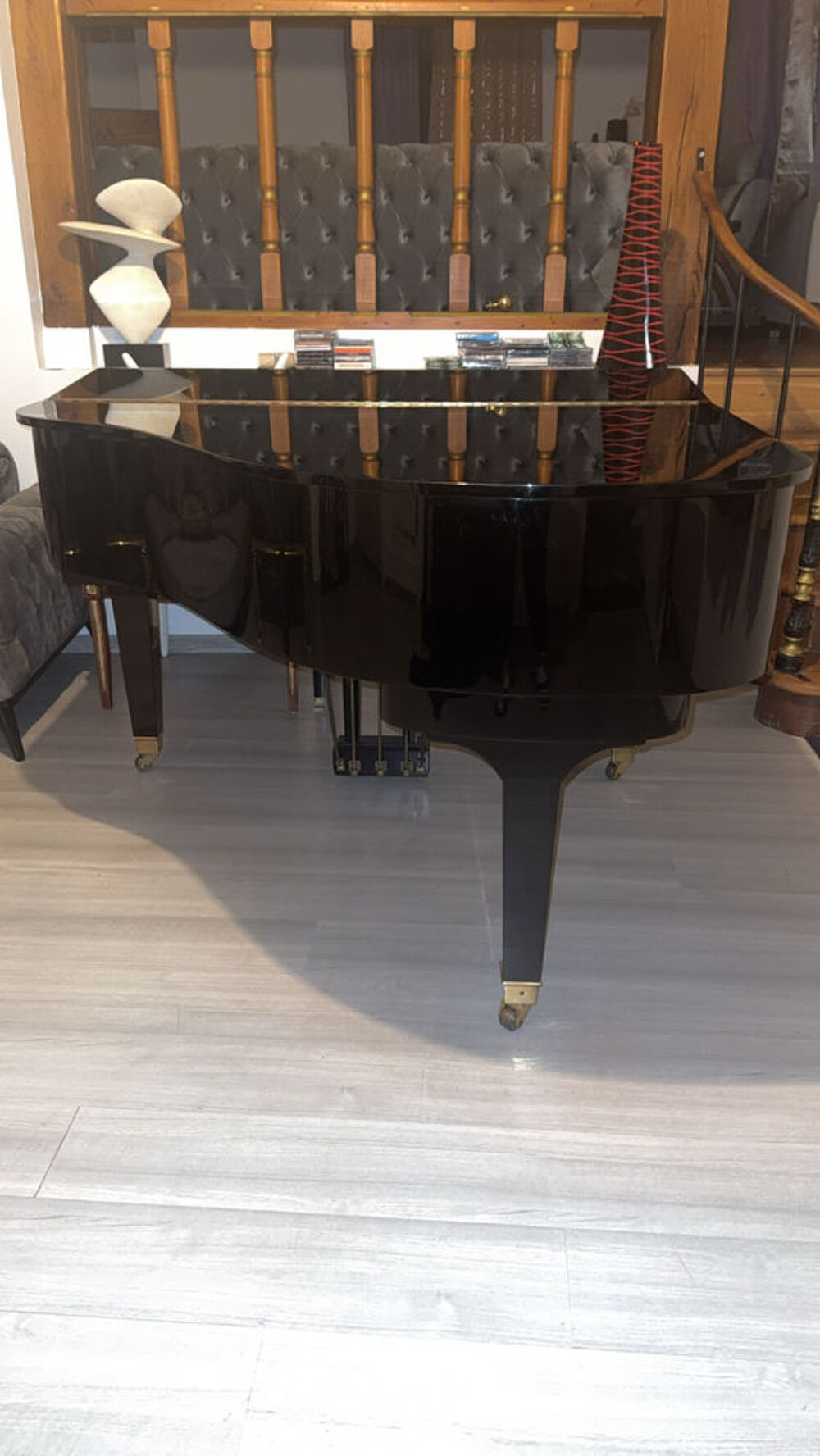 un piano &agrave; queue Wurlitzer,
Mod&egrave;le : C153 Instruments de musique