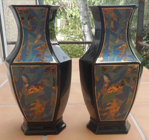 2 Vases hexagonaux noirs en cramique vintage neufs AN 70 100 Castries (34)