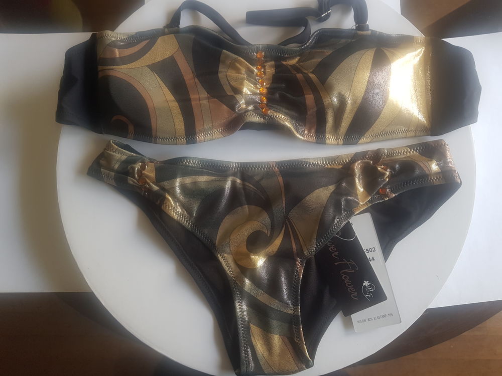 MAILLOT DE BAIN 2 PIECES T 44 _ NEUF _ TISSU " METALLISE " Vêtements