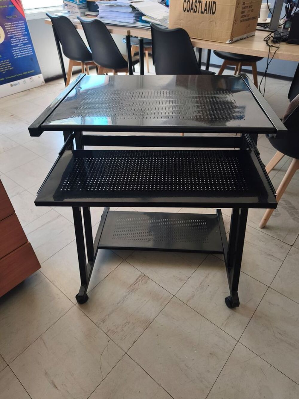 Petit bureau informatique / desserte &agrave; roulettes Meubles