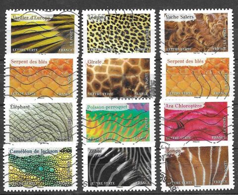 lot de 12 timbres des le no 2389  de 2024 Maubeuge (59)