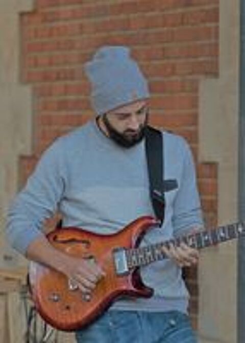   Cours guitare  domicile bressuire parthenay thouars.. 
