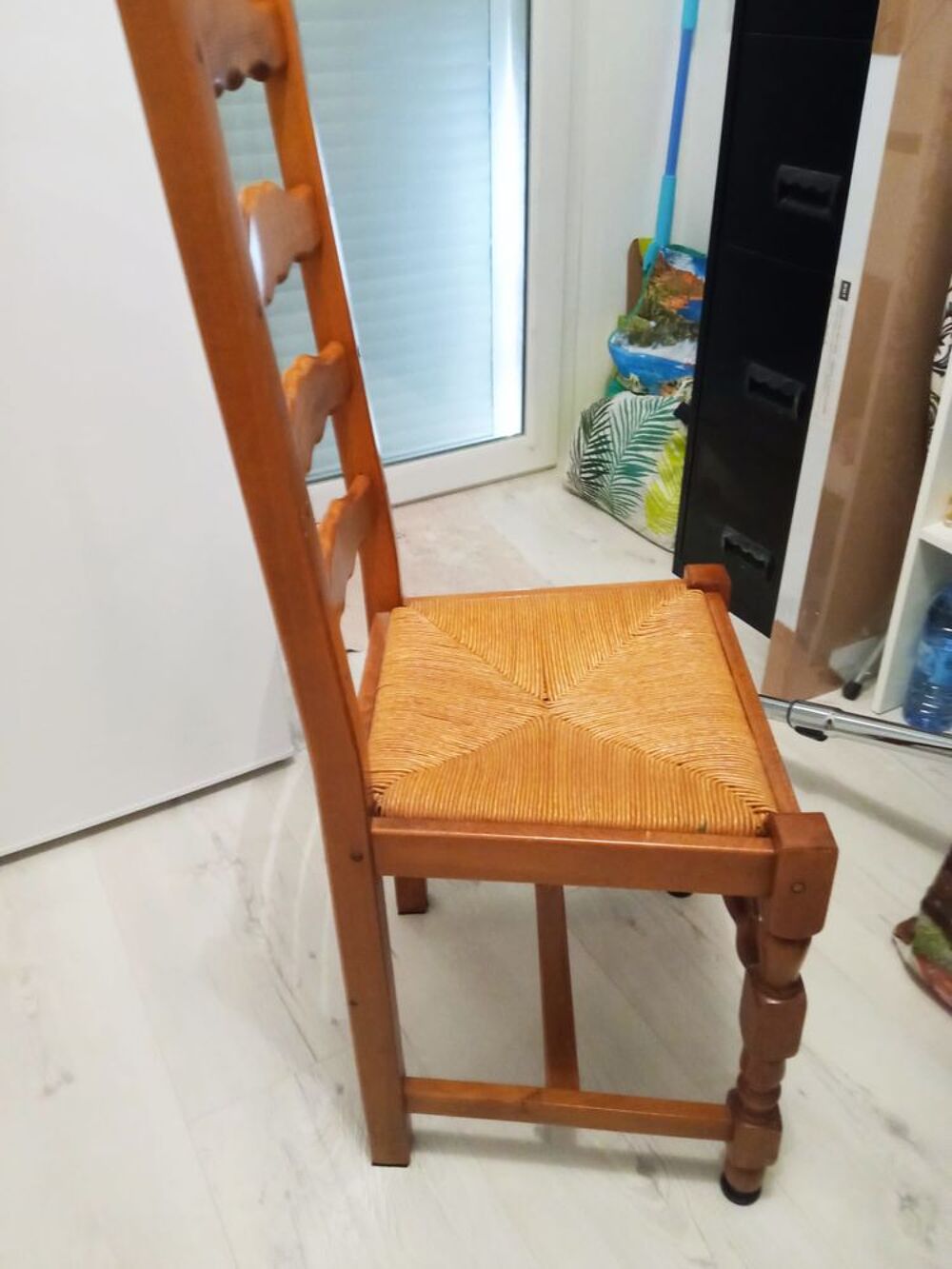 CHAISES BOIS de (Salle &agrave; Manger) x 2 
Assise en Paille Meubles