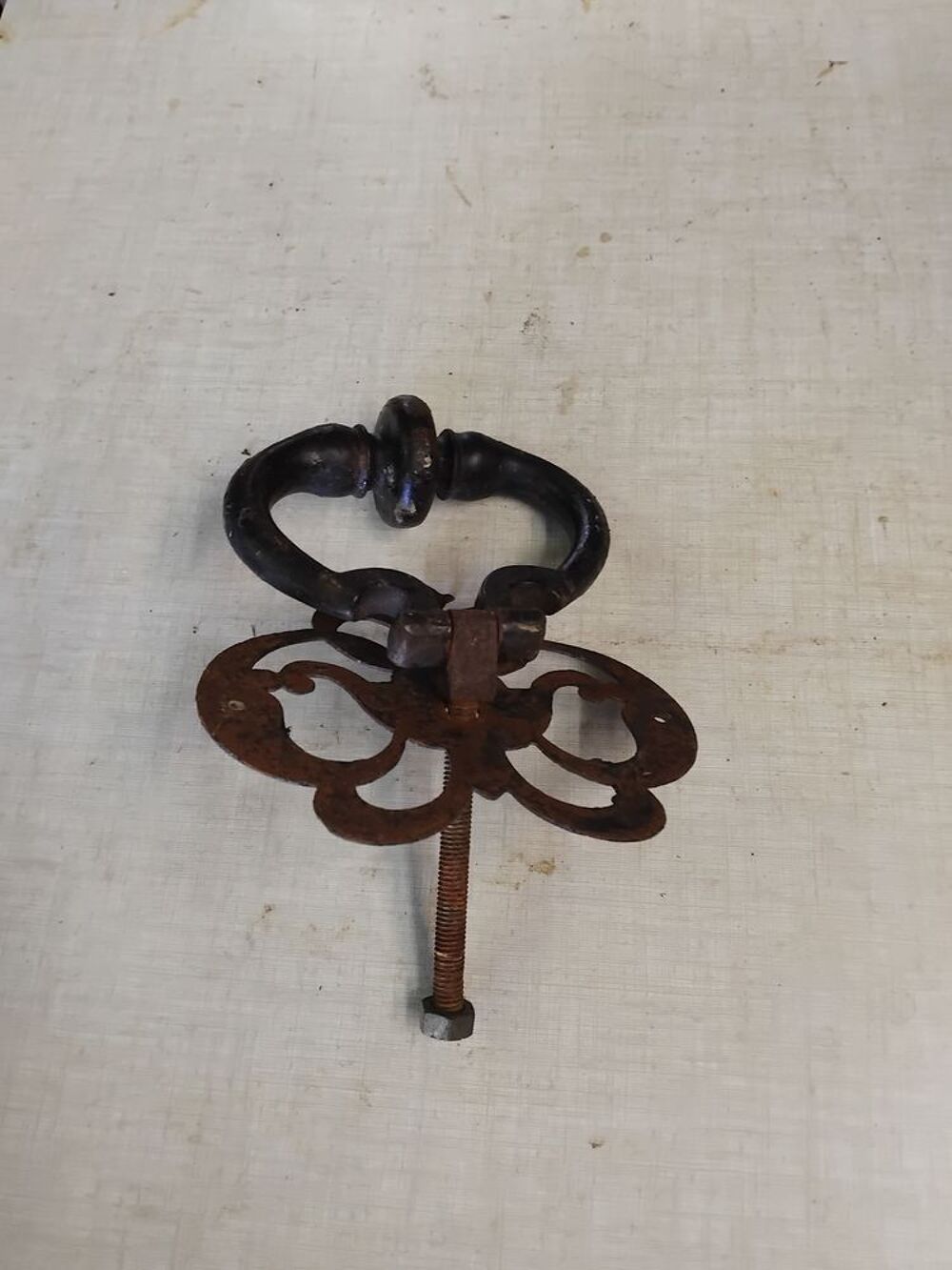 Poign&eacute;e en FONTE Décoration