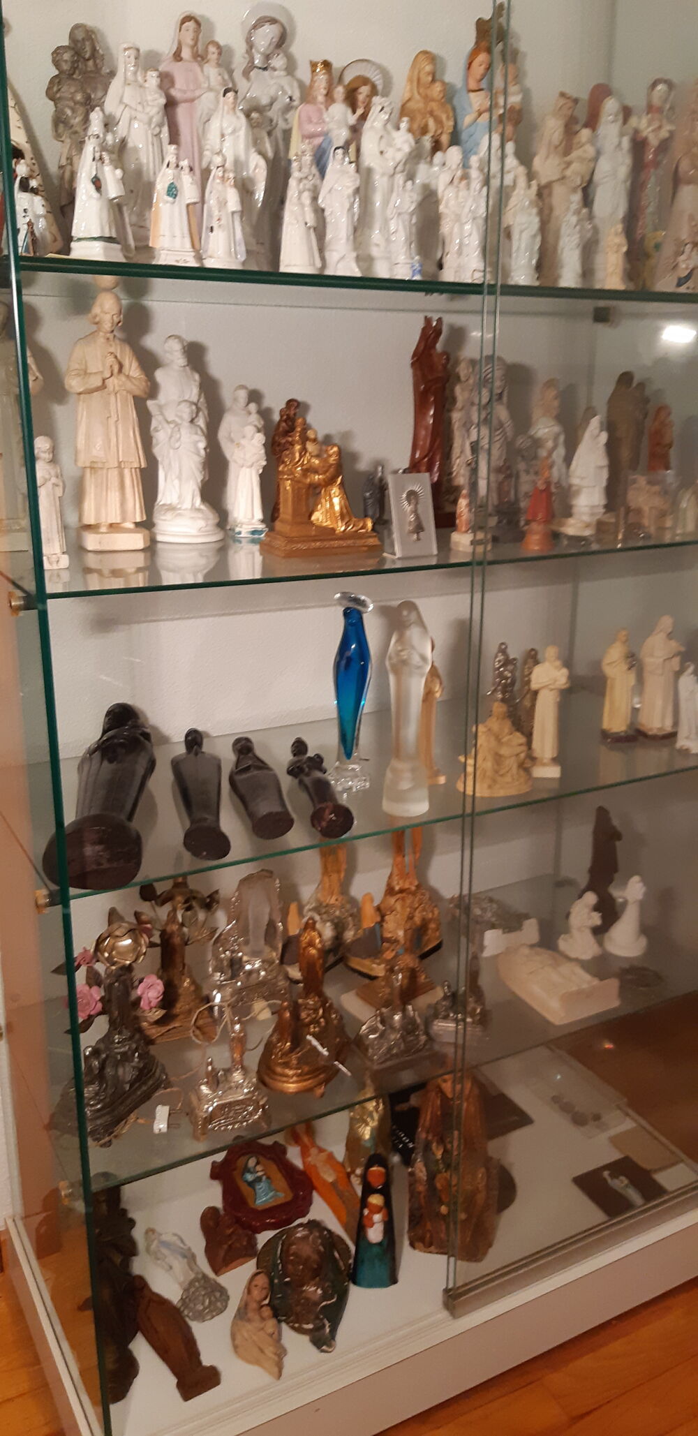 Cllection meubles anciens argenterie Meubles