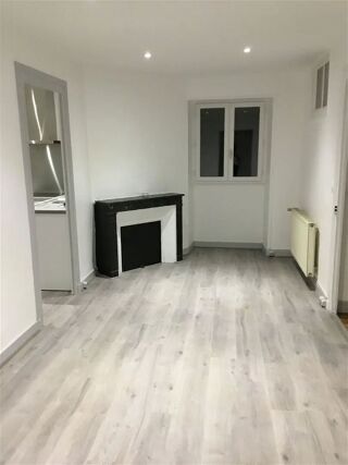  Appartement à louer 2 pièces 40 m²