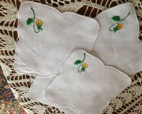 idee cadeau : napperons brod�s main 10 Strasbourg (67)