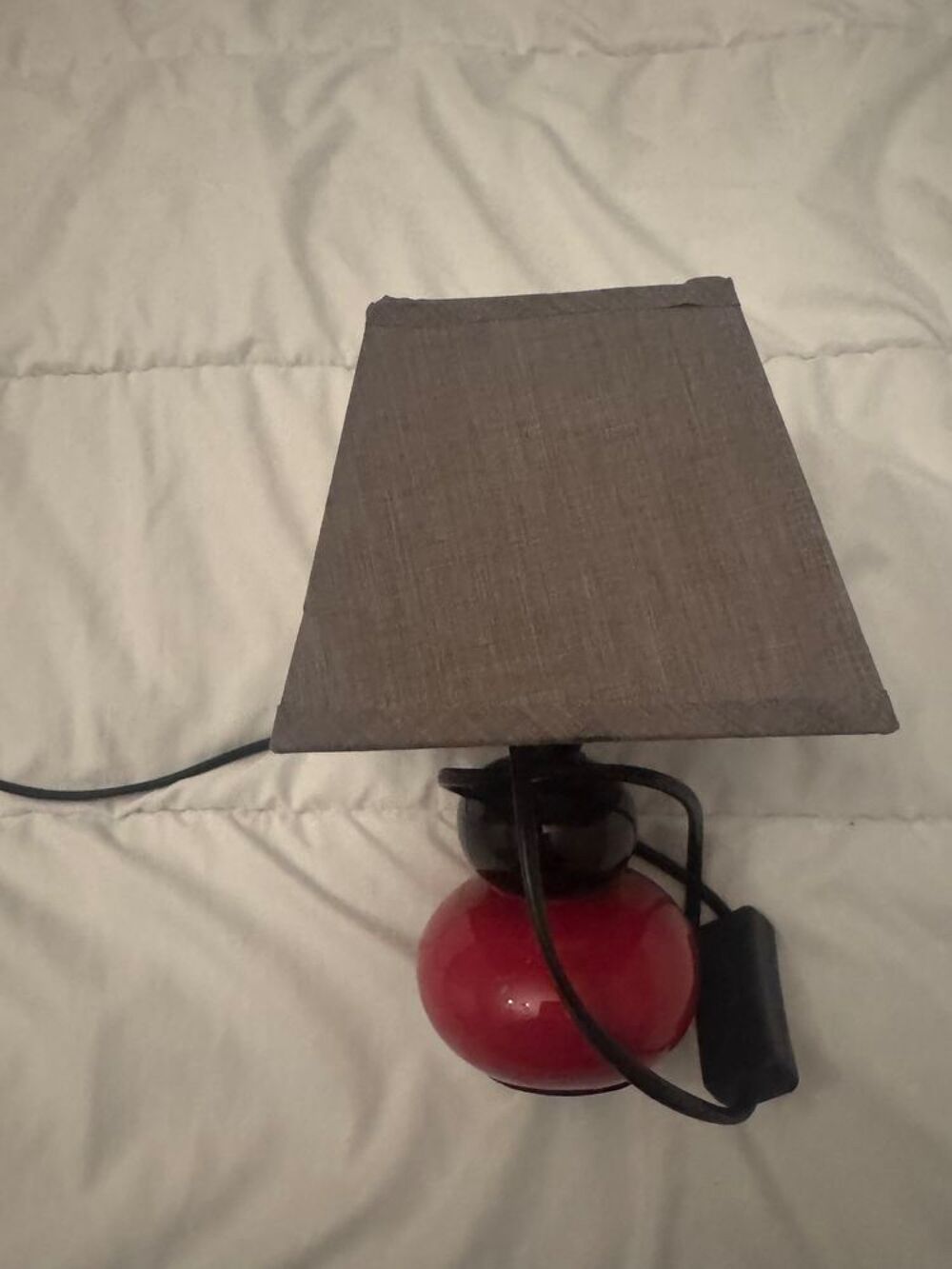 Lampe galet rouge et noir Décoration