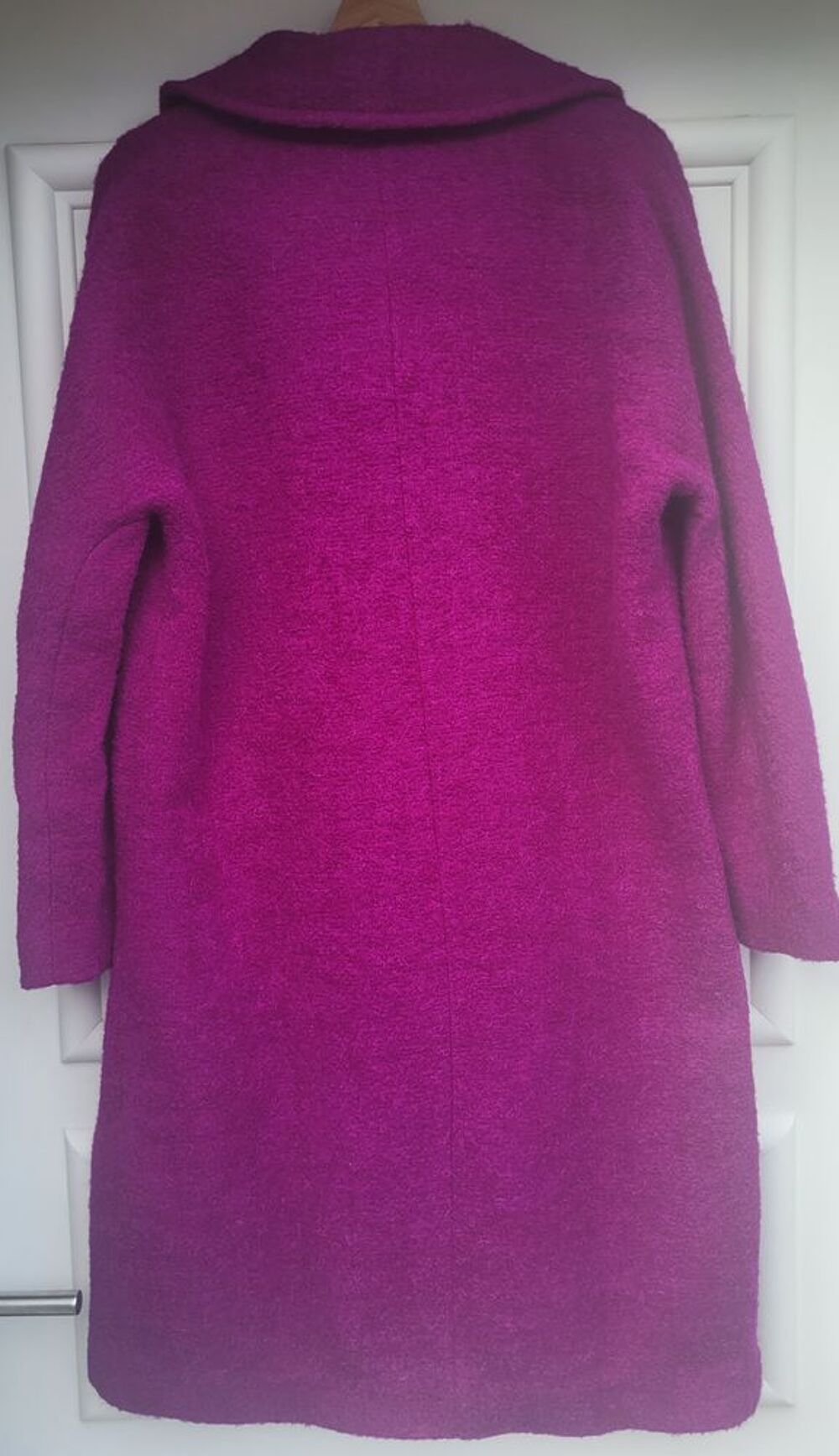 Manteau S&eacute;zane. Mod&egrave;le Jim. Couleur violet. T38. Vêtements