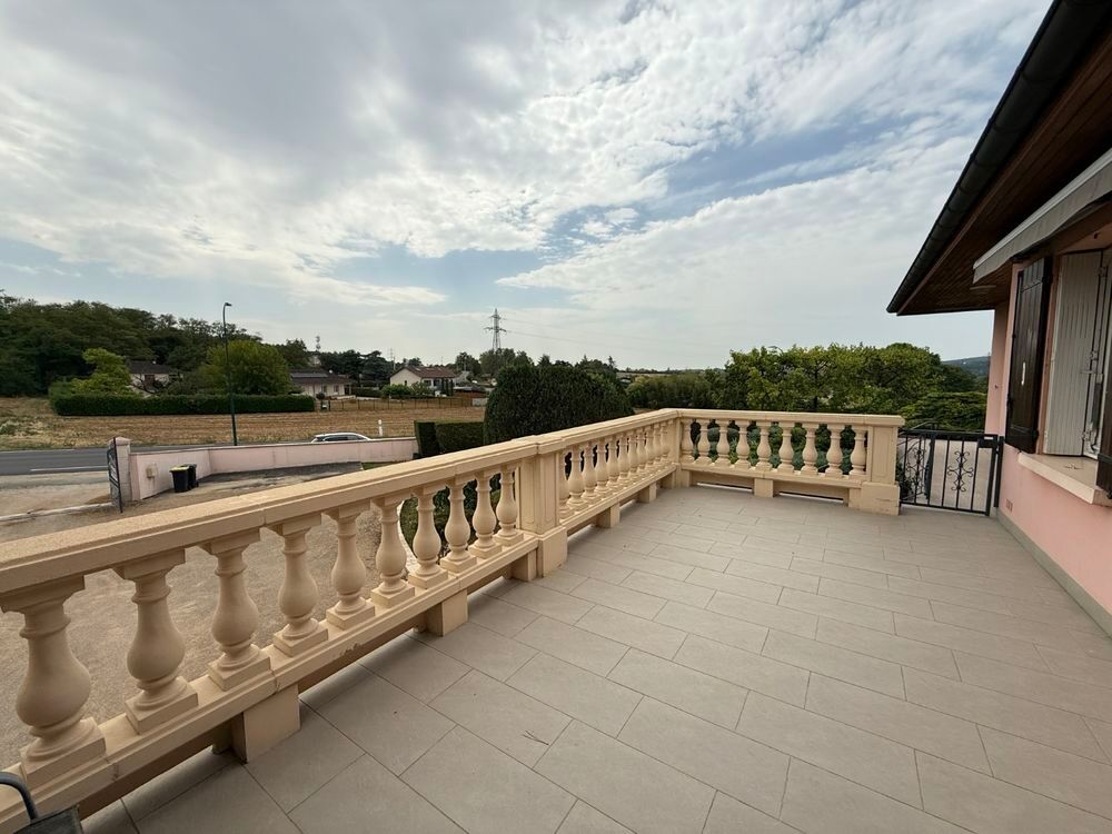 Vente Maison Le titre de Grande maison familiale avec 5 chambres, dépendances et terrain arborévotre annonce Tournus