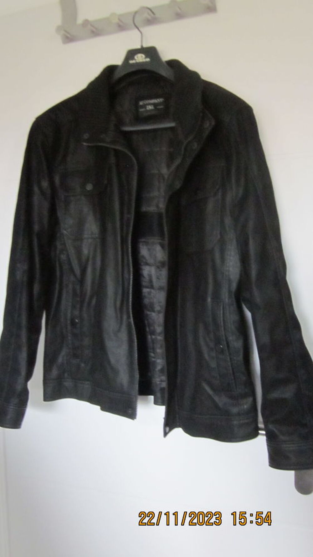VESTE ASPECT CUIR NOIR 2 XXL ARMAND THIERY QUASI NEUVE Vêtements