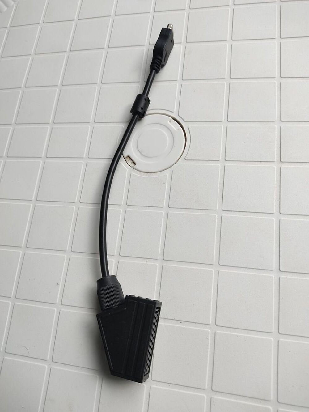 C&acirc;ble VGA Q:2 + 1 c&acirc;ble RS 232 neuf Matériel informatique