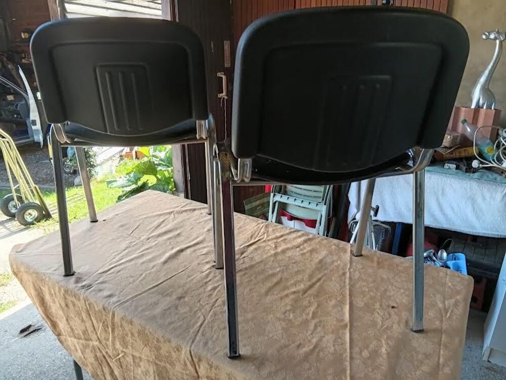 2 CHAISES VISITEUR MOBY BASE Meubles