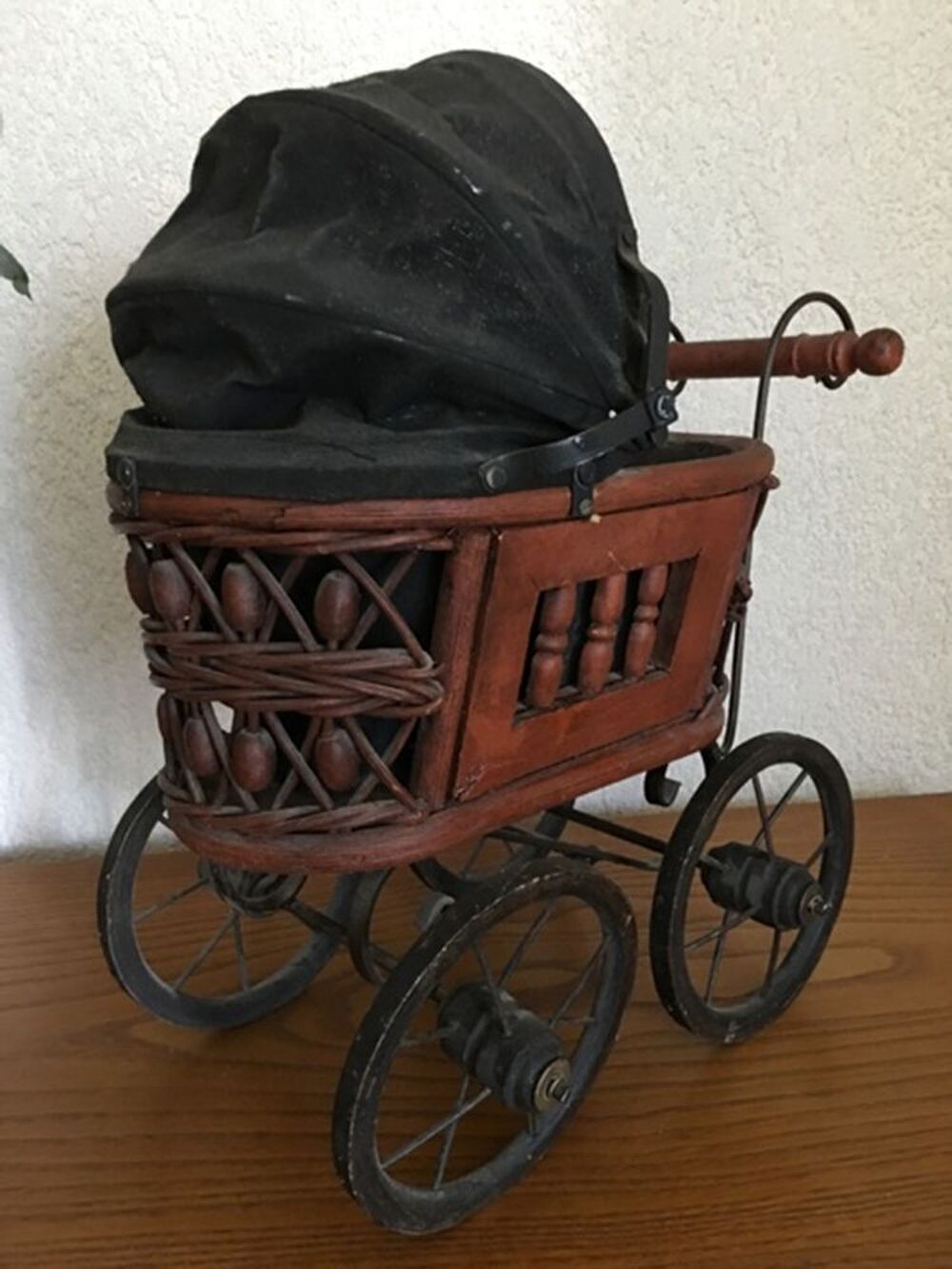 ancien landau poup&eacute;e 