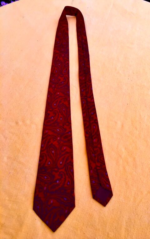 Cravate Yves Saint Laurent authentique NEUVE, 100% soie 39 L'Isle-Jourdain (32)